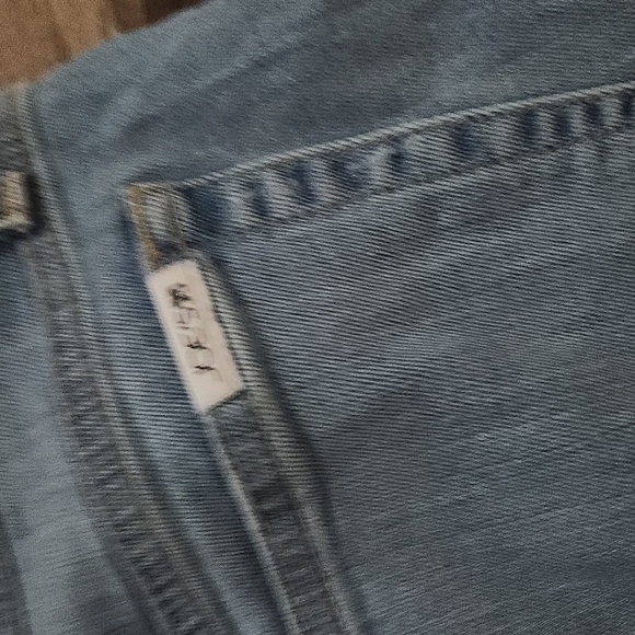 JOE'S Denim Jeans Size 26, Inseam 28' Distressed Light Washed Jeans - Picture 5 of 5